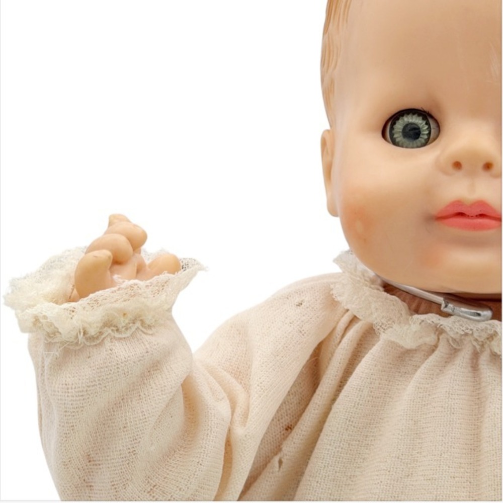 Vintage 1964 SUE DOLL 11" Baby Sleep Eyes Cloth Body Restoration Project Gown - Picture 4 of 13
